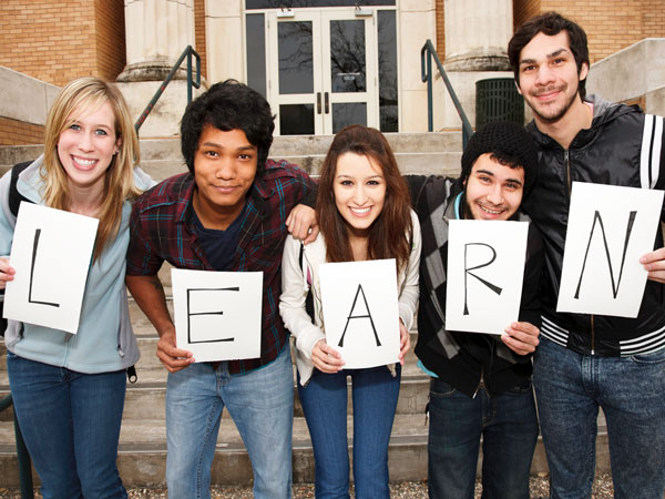 Jungen Menschen 'LEARN'